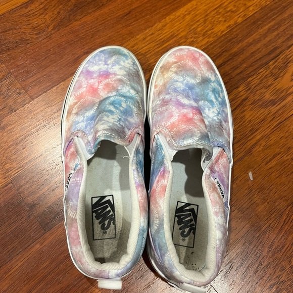 Girls Vans sneakers size 2.5.  Only worn a few times - Picture 4 of 5